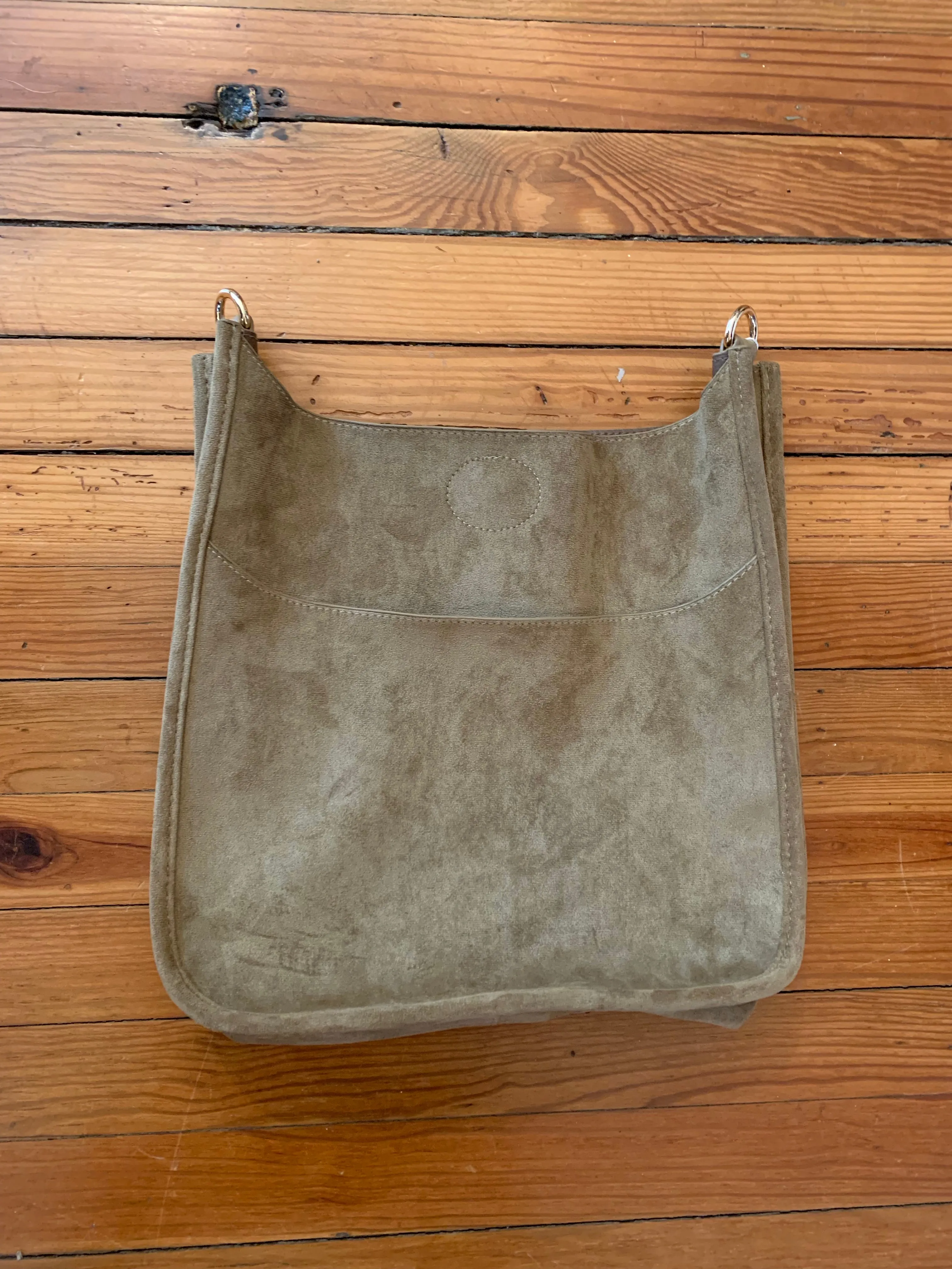 Ahdorned Classic Messenger Bag