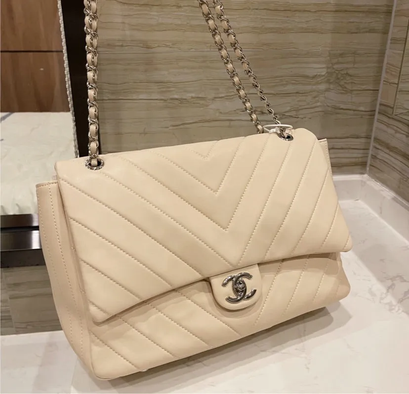 Leather Chanel shoulder woman handbag