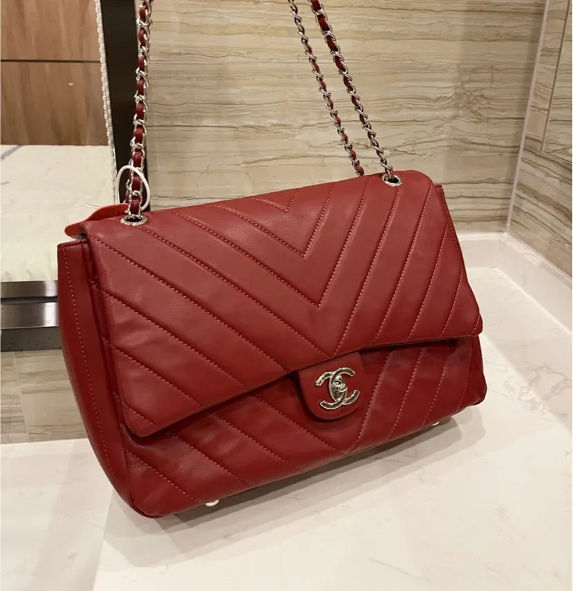 Leather Chanel shoulder woman handbag