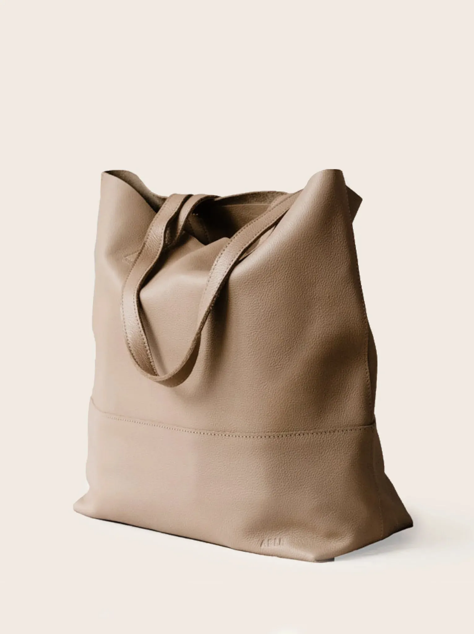 MAMUYE CLASSIC TOTE by Able