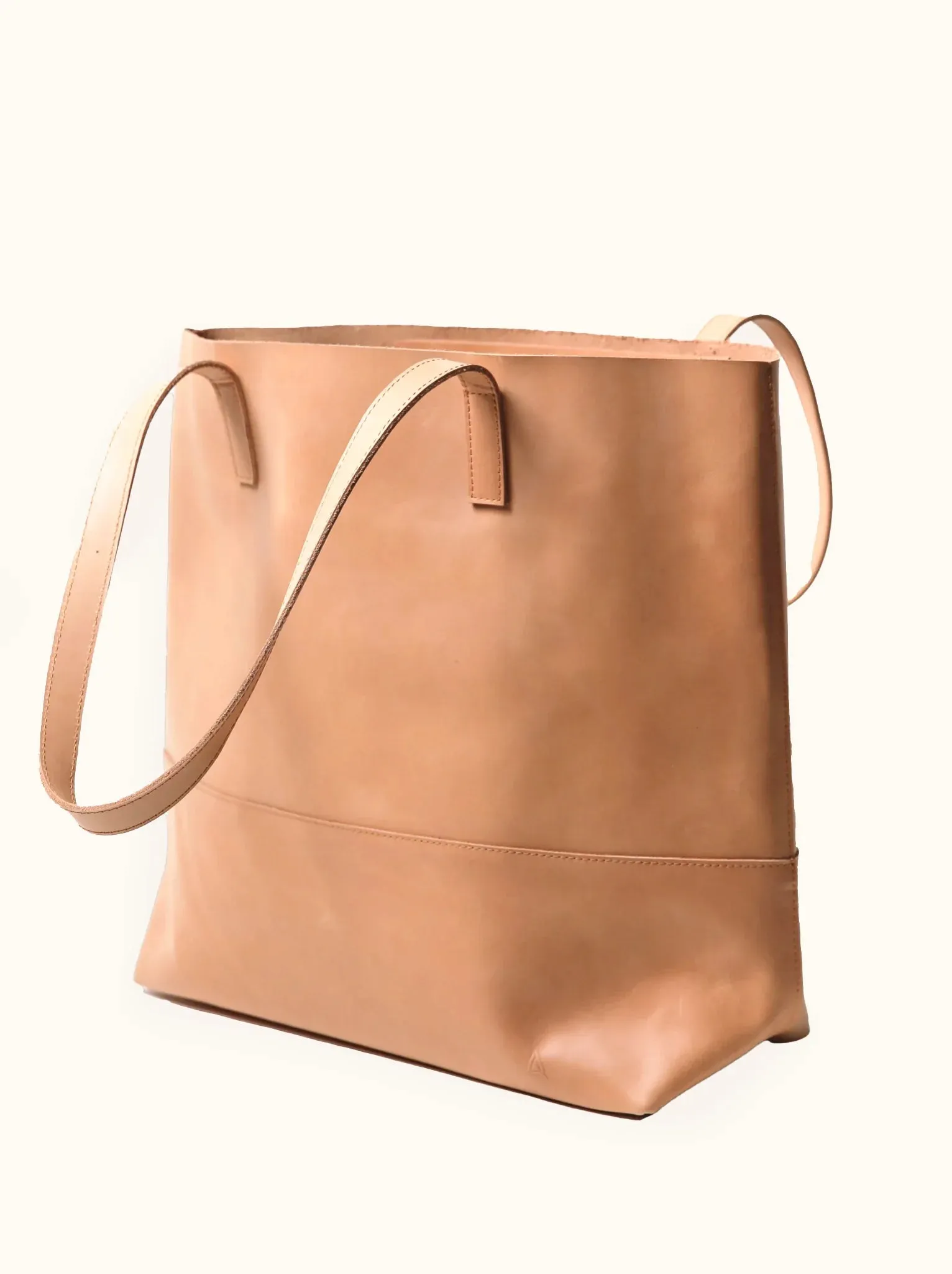 MAMUYE CLASSIC TOTE by Able