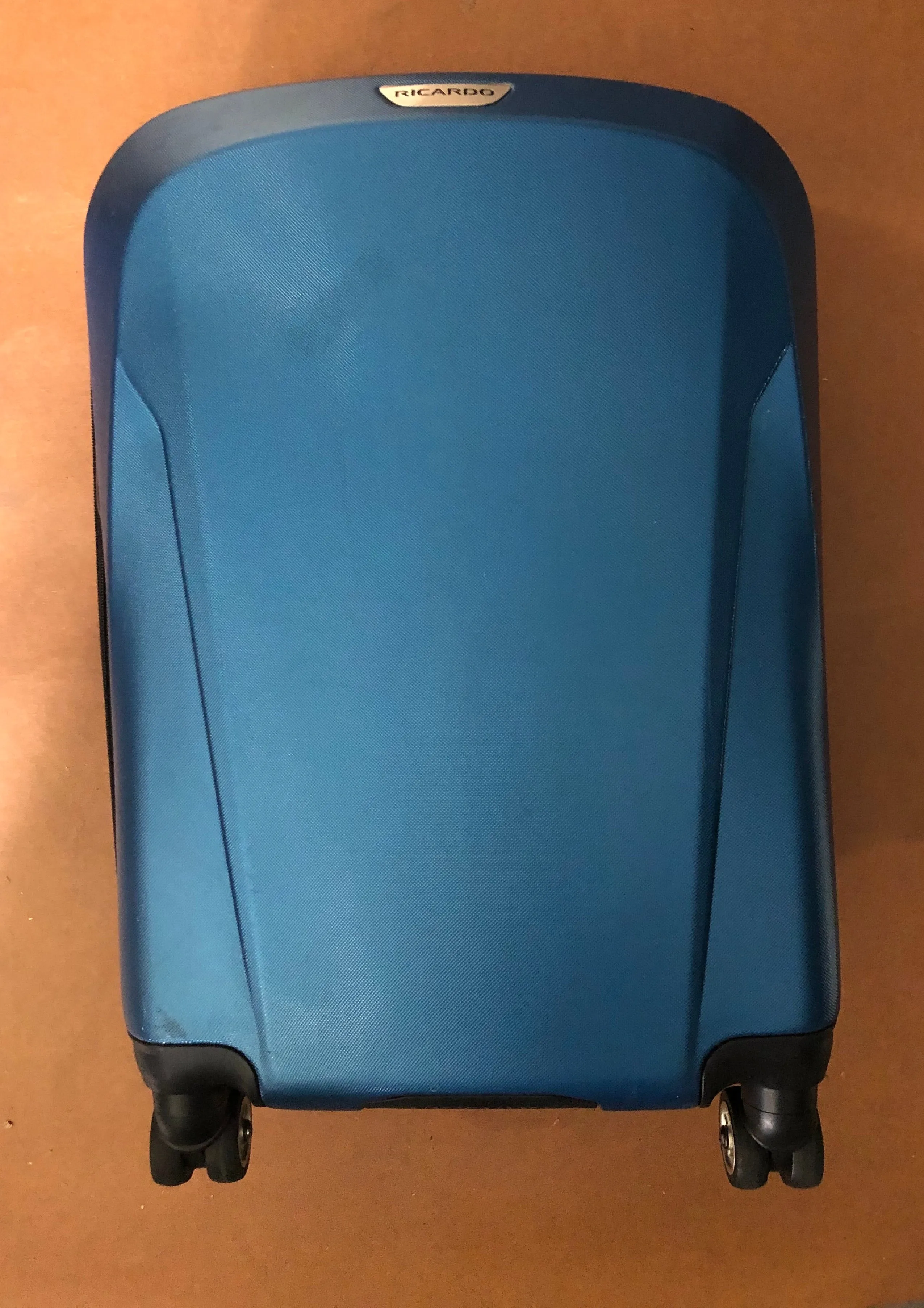 New other Ricardo Suitcase luggage hard shell Color blue 19”x20”